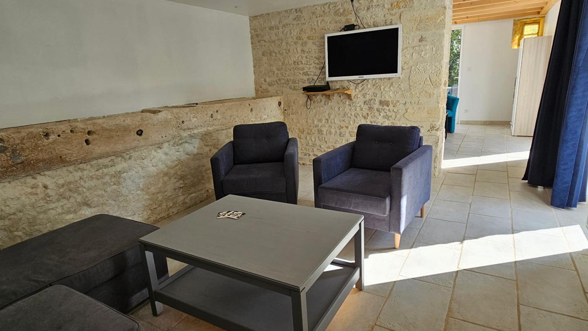 Le Gite De Malecot Gite Familial De 5 Personnes Coulon Exterior photo